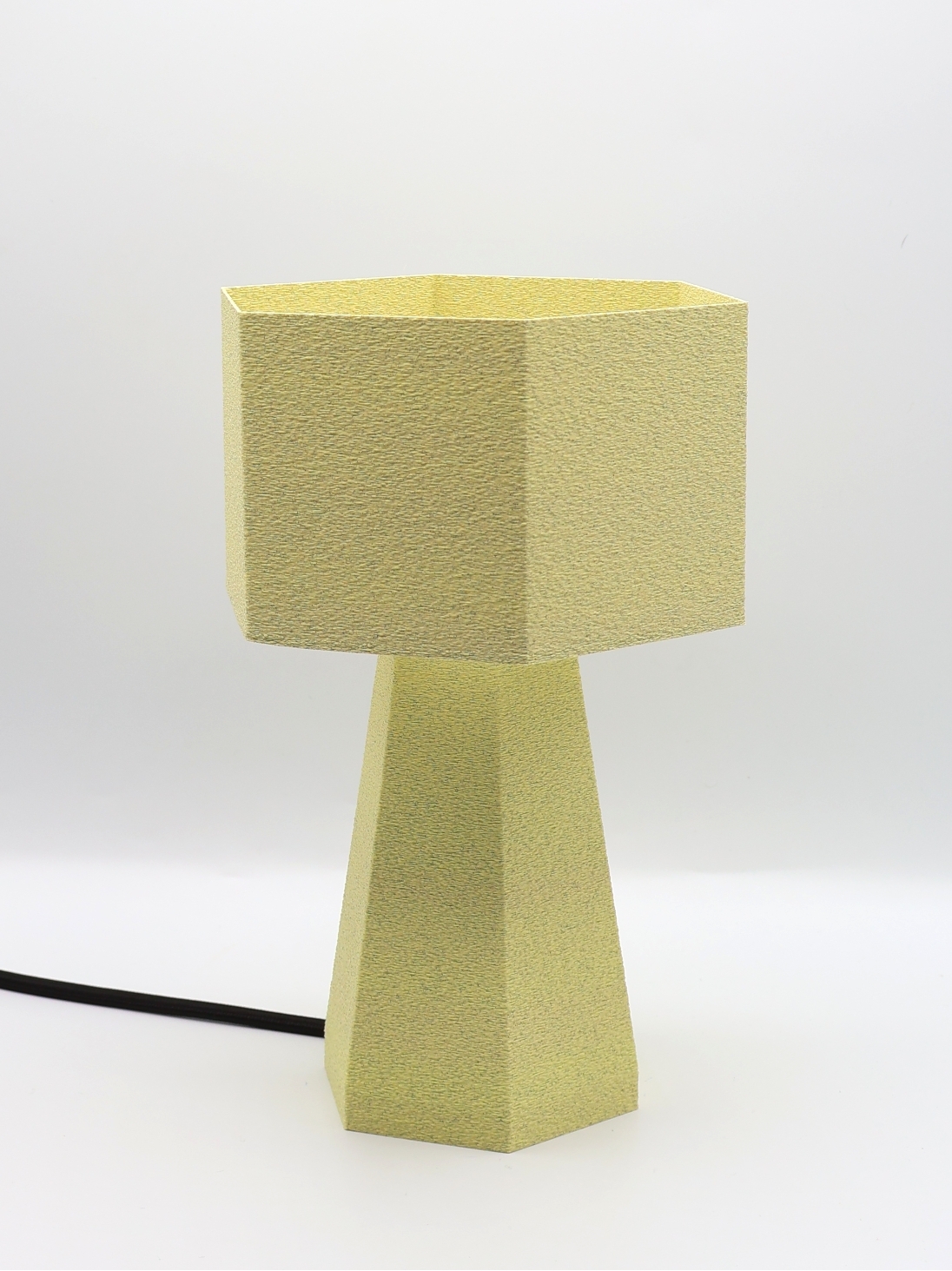 Thaïs – Lampe à poser design, GRANIT, Essentiel