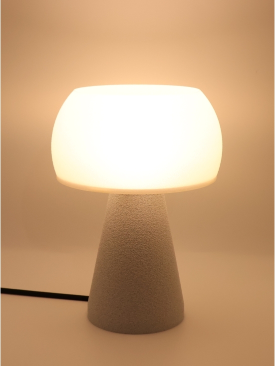 Lampe à poser Annie – Abat-jour coquilles Saint-Jacques & base granit