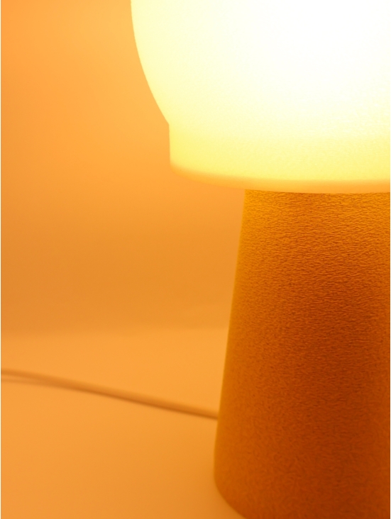 Lampe à poser Clémence – Abat-jour coquilles Saint-Jacques & base granit