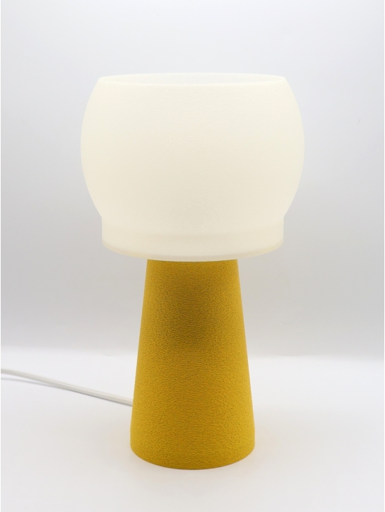 Lampe à poser Clémence – Abat-jour coquilles Saint-Jacques & base granit