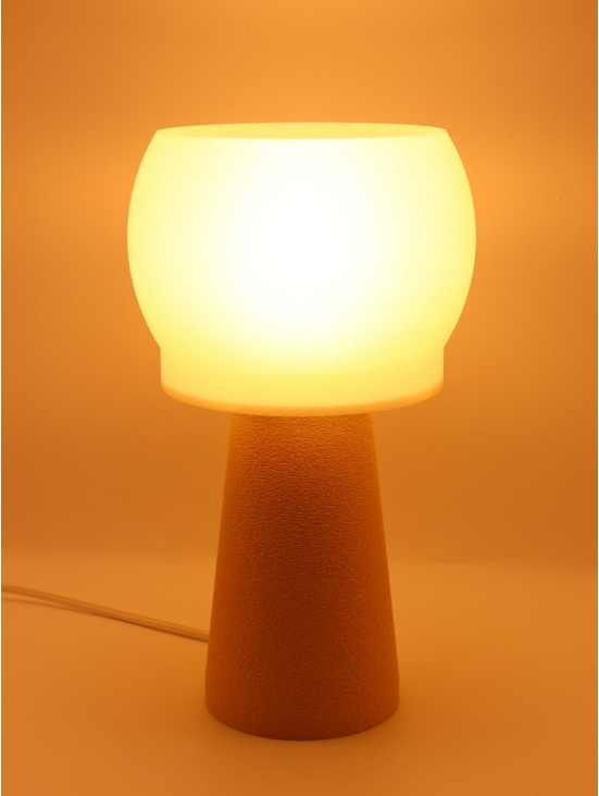 Lampe à poser Clémence – Abat-jour coquilles Saint-Jacques & base granit