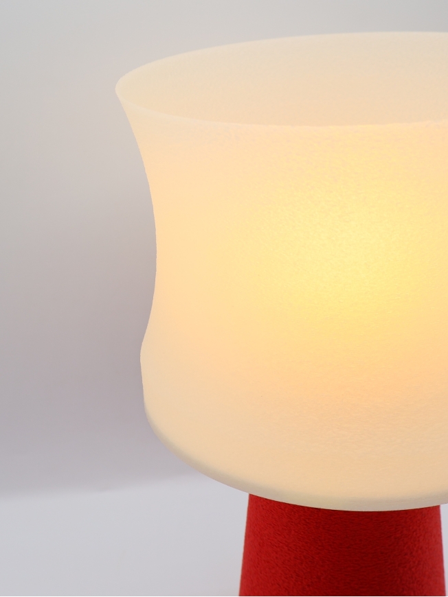 Aurélie – Lampe à poser design, base Granit & abat-jour coquilles Saint-Jacques