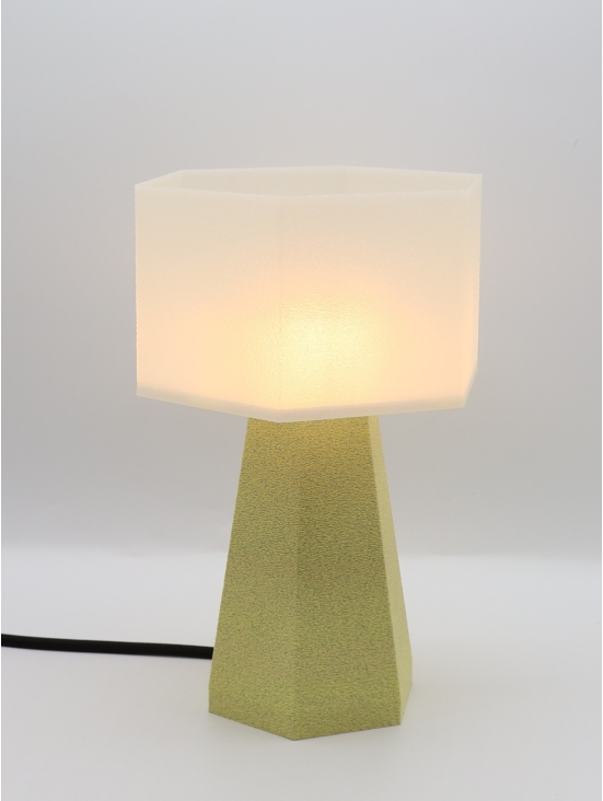 Aline – Lampe à poser design GRANIT & coquille Saint-Jacques, Essentiel