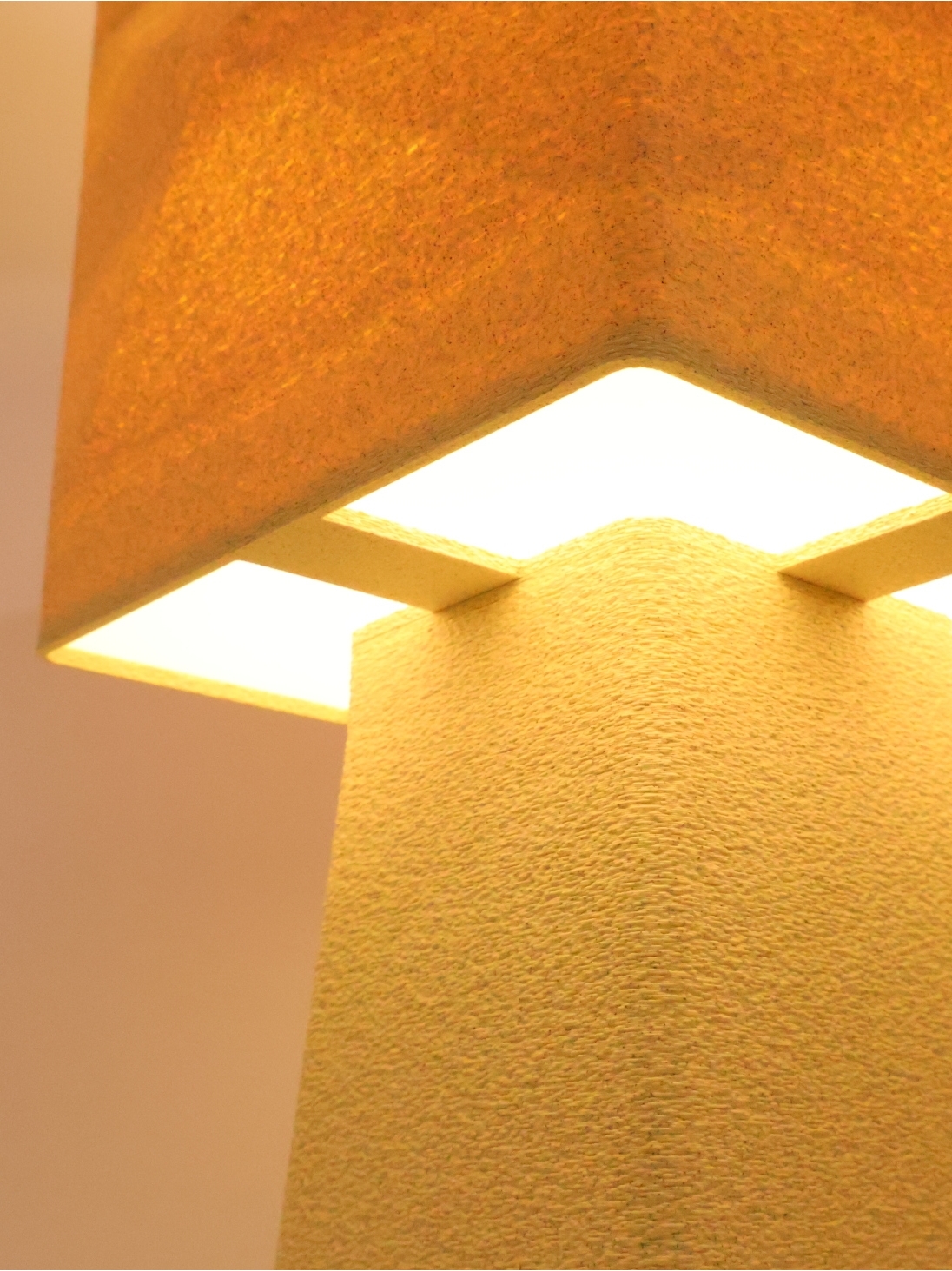 Lampe à poser Léonie – Lampe granit carrée, design géométrique français