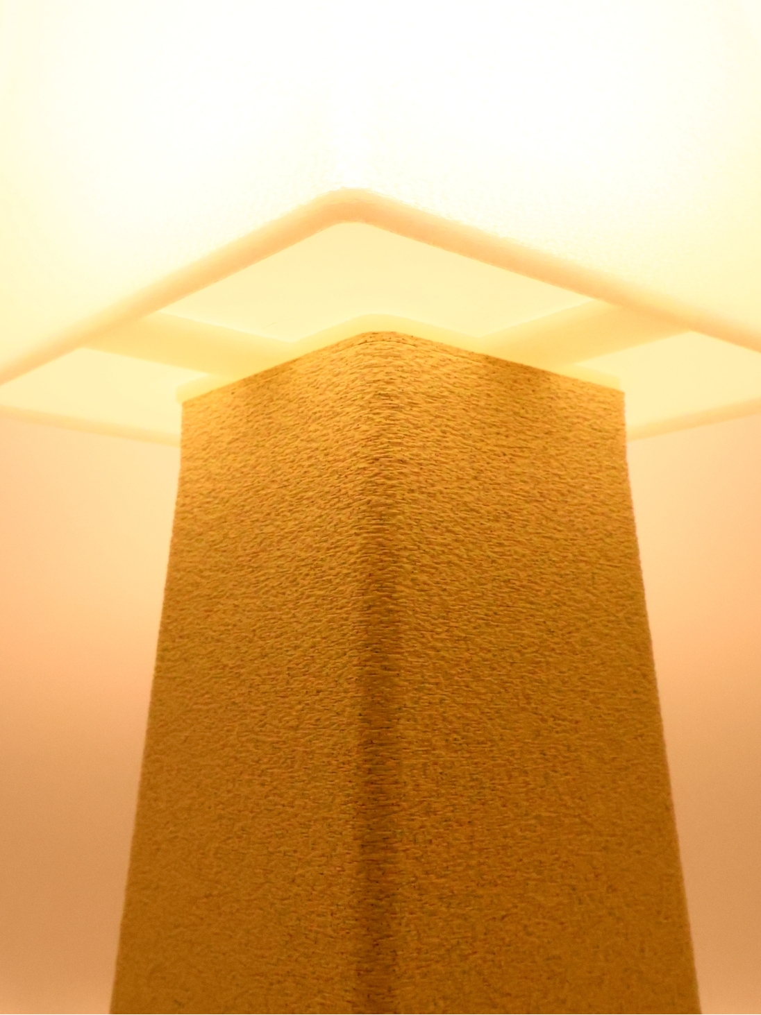 Isabelle – Lampe à poser design, GRANIT, Équilibre