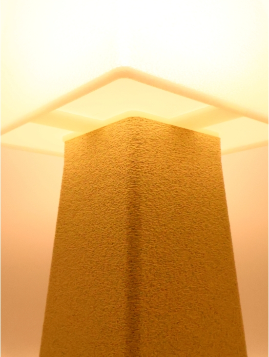 Isabelle – Lampe à poser design, granit & coquilles Saint-Jacques, Équilibre