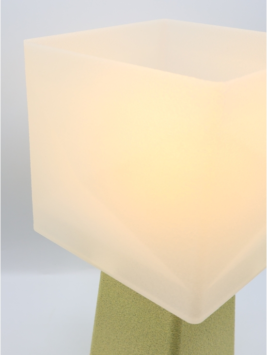 Isabelle – Lampe à poser design, granit & coquilles Saint-Jacques, Équilibre