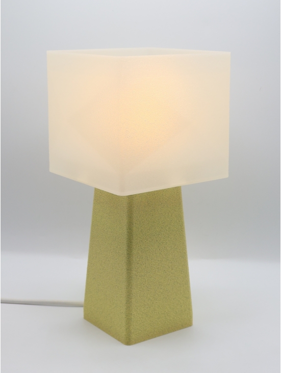 Isabelle – Lampe à poser design, granit & coquilles Saint-Jacques, Équilibre
