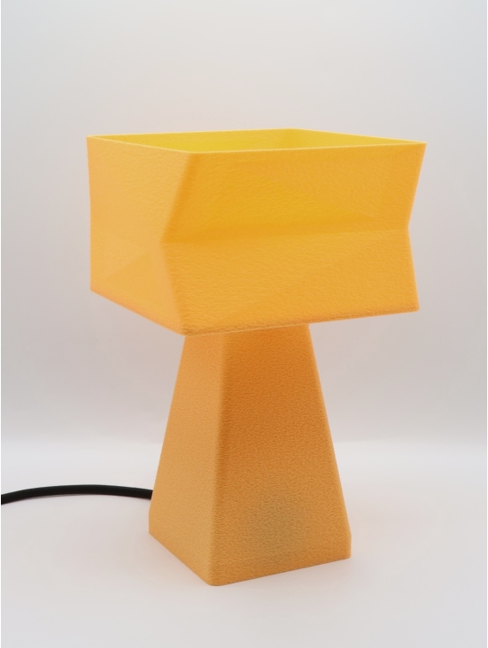 Adèle Pastel – Lampe à poser design carrée, taille Essentiel