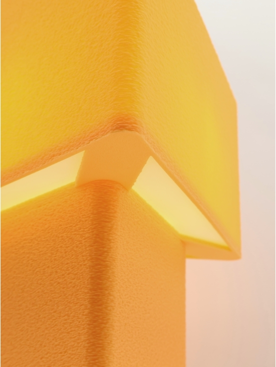 Lison Pastel – Lampe à poser design triangulaire, taille Essentiel