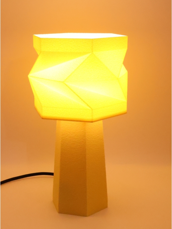 Alizée Pastel – Lampe à poser design facettée, taille Équilibre