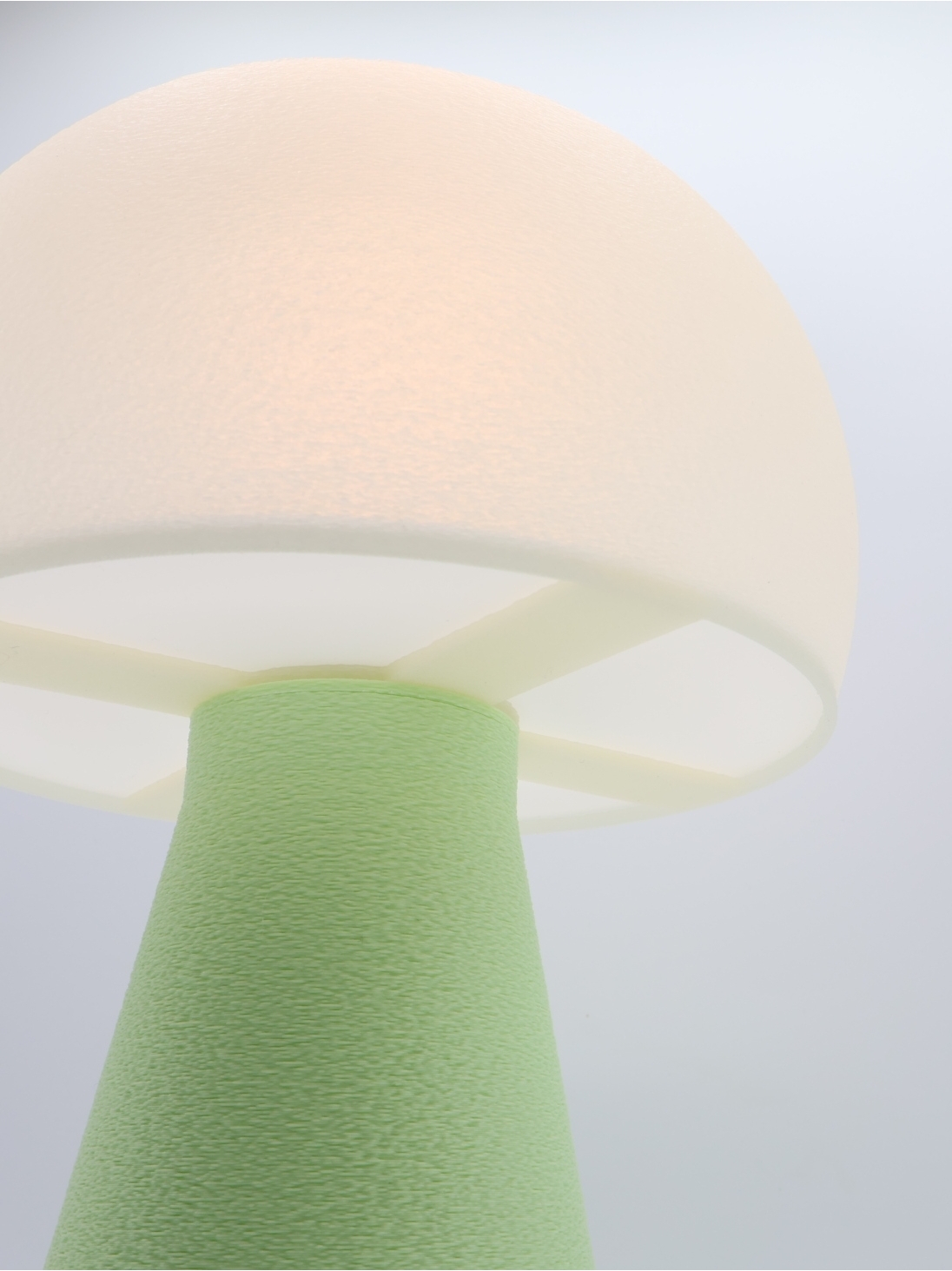 Annie – Lampe à poser abat-jour coquilles Saint-Jacques & pied Pastel, taille Essentiel