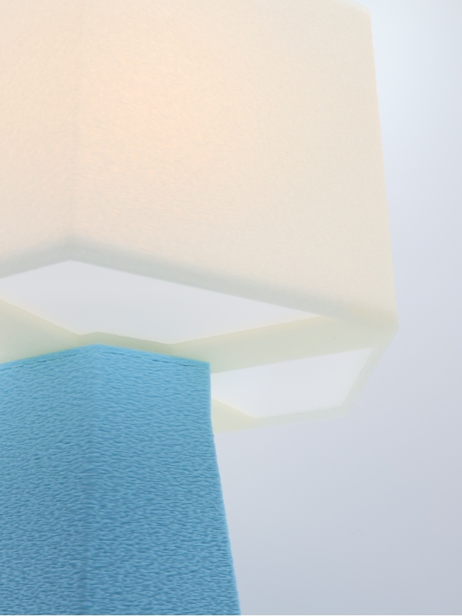 Aline – Lampe à poser hexagonale, abat-jour coquilles Saint-Jacques & pied Pastel, taille Essentiel