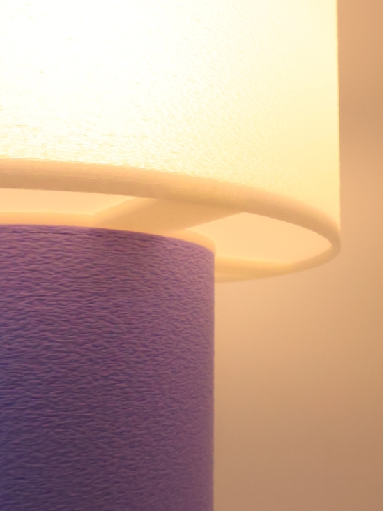 Clarisse – Lampe à poser cylindrique, abat-jour coquilles Saint-Jacques & pied Pastel, taille Essentiel