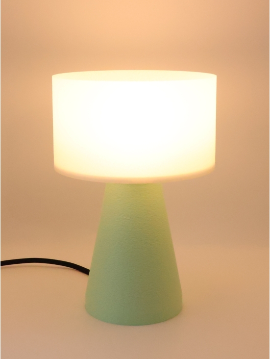 Meredith – Lampe à poser conique, abat-jour coquilles Saint-Jacques & pied Pastel, taille Essentiel