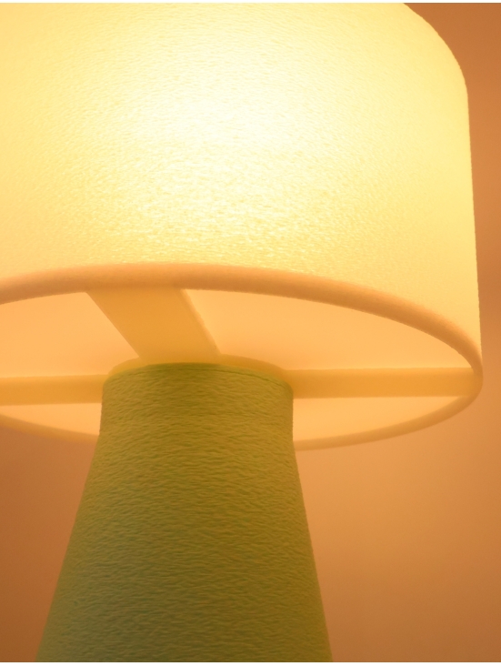 Meredith – Lampe à poser conique, abat-jour coquilles Saint-Jacques & pied Pastel, taille Essentiel