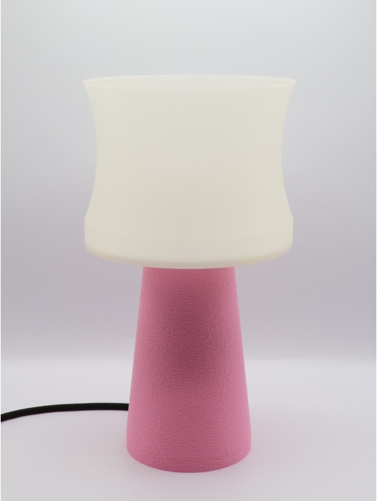 Aurélie – Lampe à poser galbée, abat-jour crème coquilles Saint-Jacques & pied Pastel, taille Équilibre