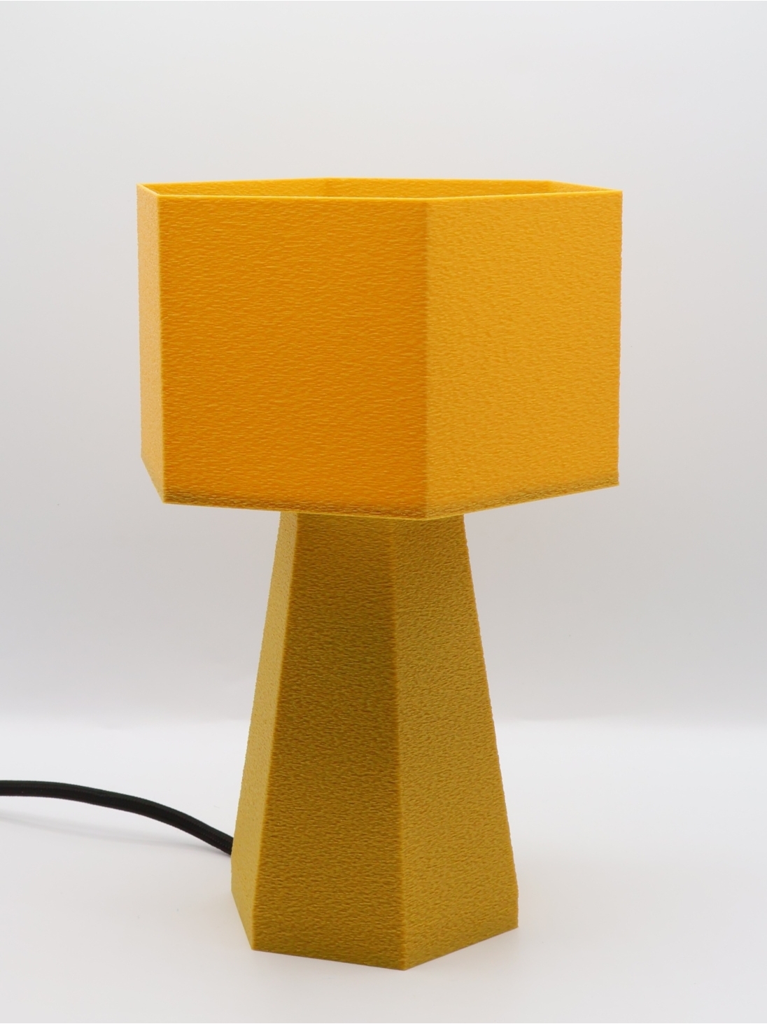 Thaïs – Lampe à poser design, Pop, Essentiel