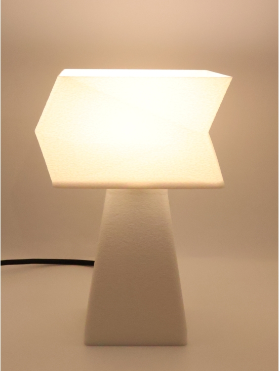 Adèle Pop Essentiel – Lampe à poser design carrée vrillée : couleurs Pop