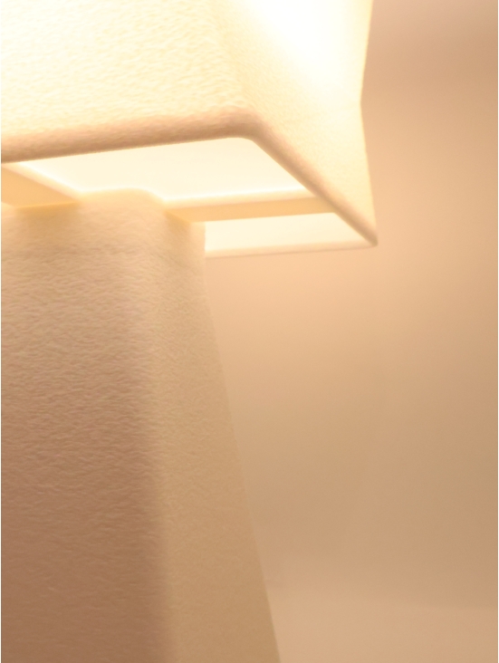 Adèle Pop Essentiel – Lampe à poser design carrée vrillée : couleurs Pop