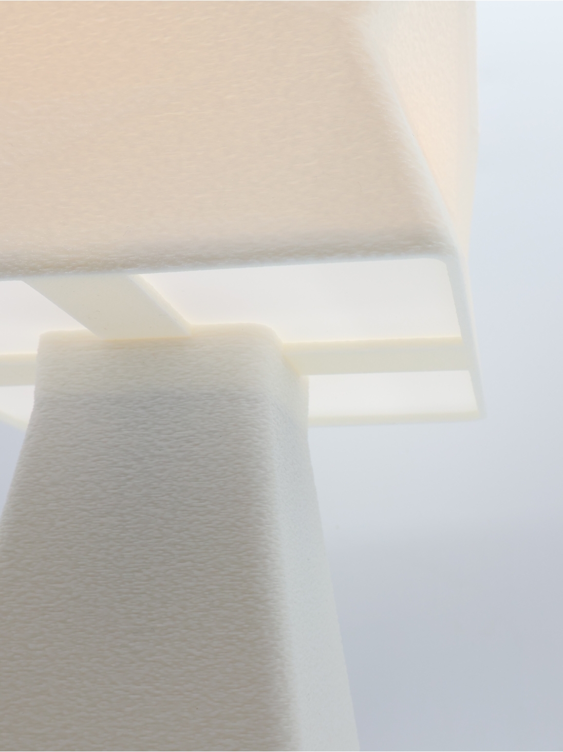 Adèle – Lampe à poser design, Pop, Essentiel Adèle – Lampe à poser design, Pop, Essentiel