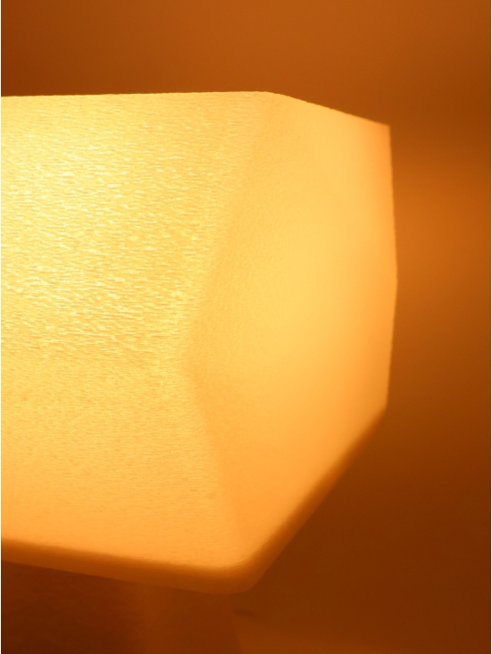 Lampe à poser Juliane Essentiel – Carré vrillé crème coquilles Saint-Jacques & pied Pop