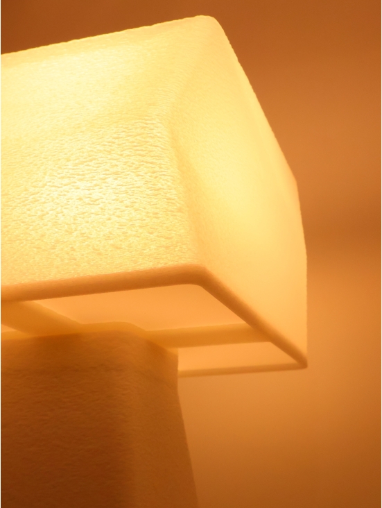 Lampe à poser Juliane Essentiel – Carré vrillé crème coquilles Saint-Jacques & pied Pop