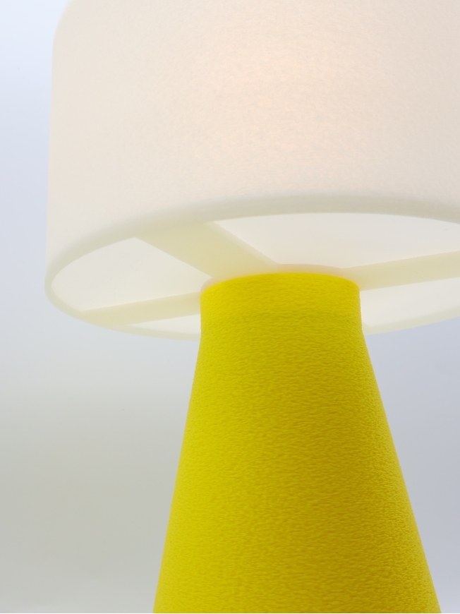 Lampe à poser Meredith Essentiel – Halo crème réconfortant & touche Pop colorée