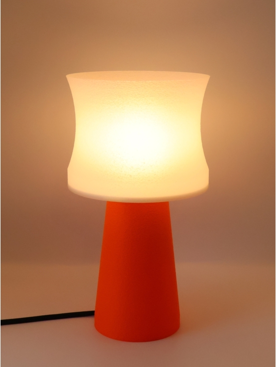 Lampe à poser Aurélie Équilibre – Courbe crème coquilles Saint-Jacques & pied Pop coloré