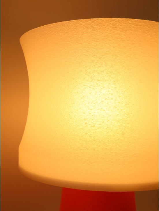 Lampe à poser Aurélie Équilibre – Courbe crème coquilles Saint-Jacques & pied Pop coloré