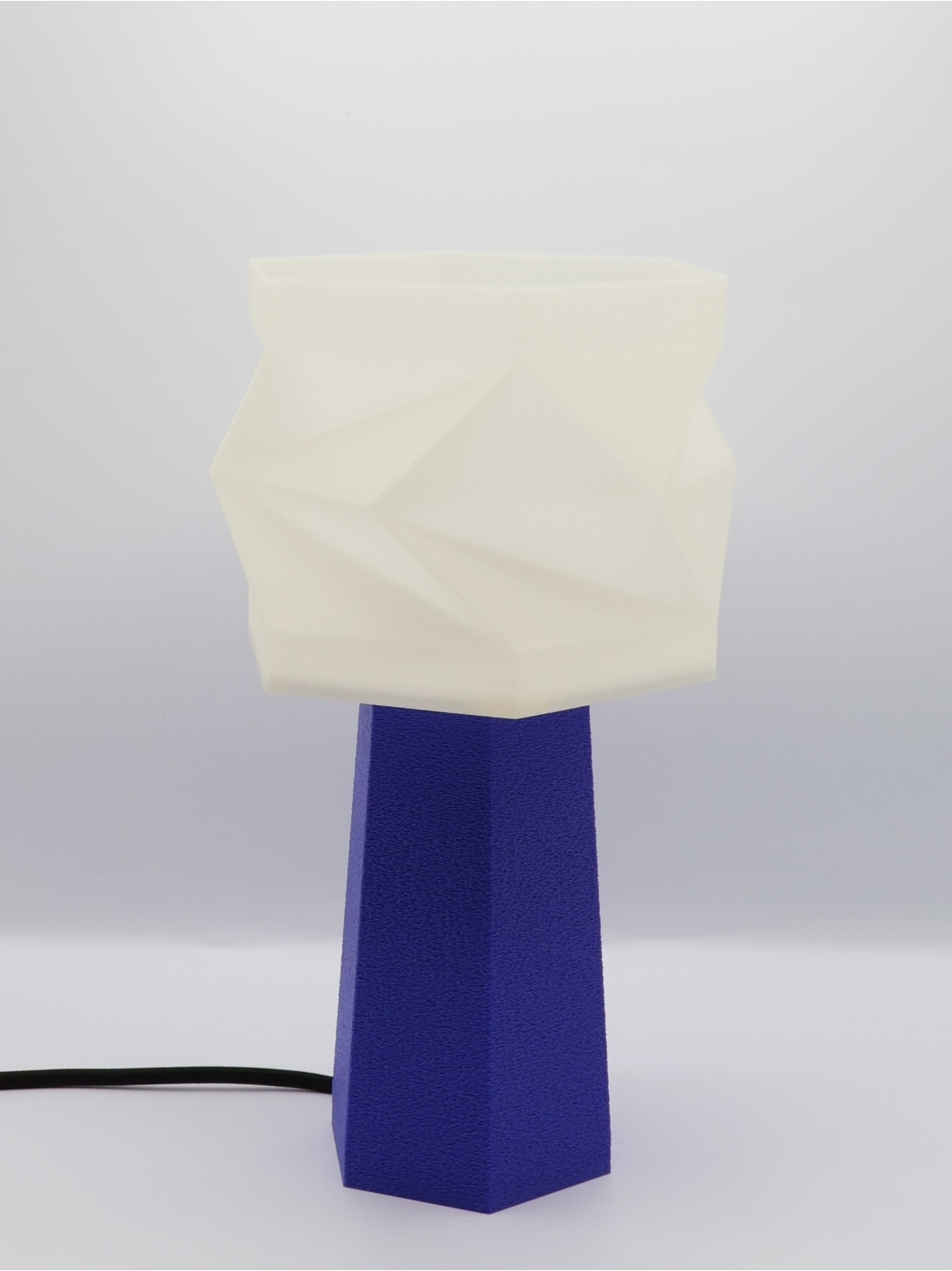 Élise – Lampe à poser design, POP, Équilibre