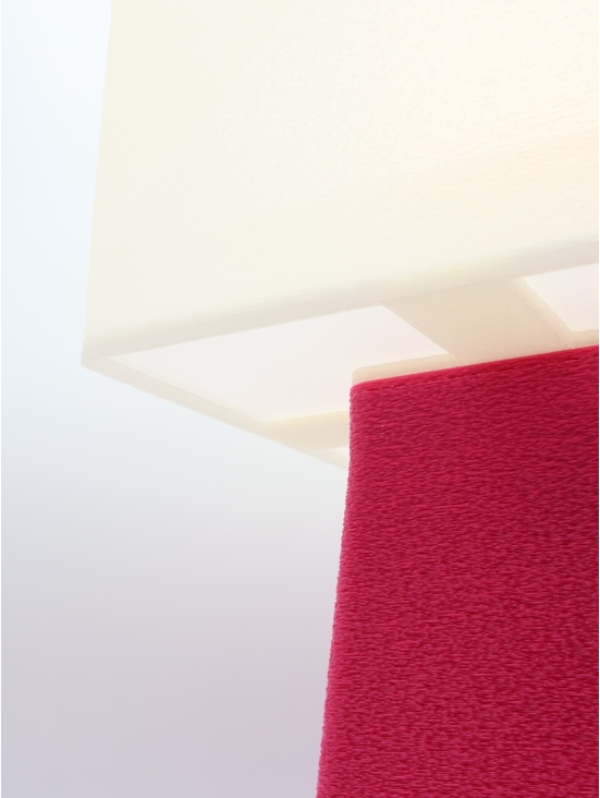 Lampe à poser Isabelle – Carré facetté crème coquilles Saint-Jacques & pied Pop coloré