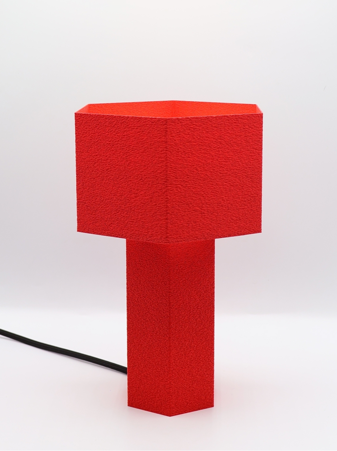 Lampe à poser Romy – Lampe granit hexagonale, design géométrique