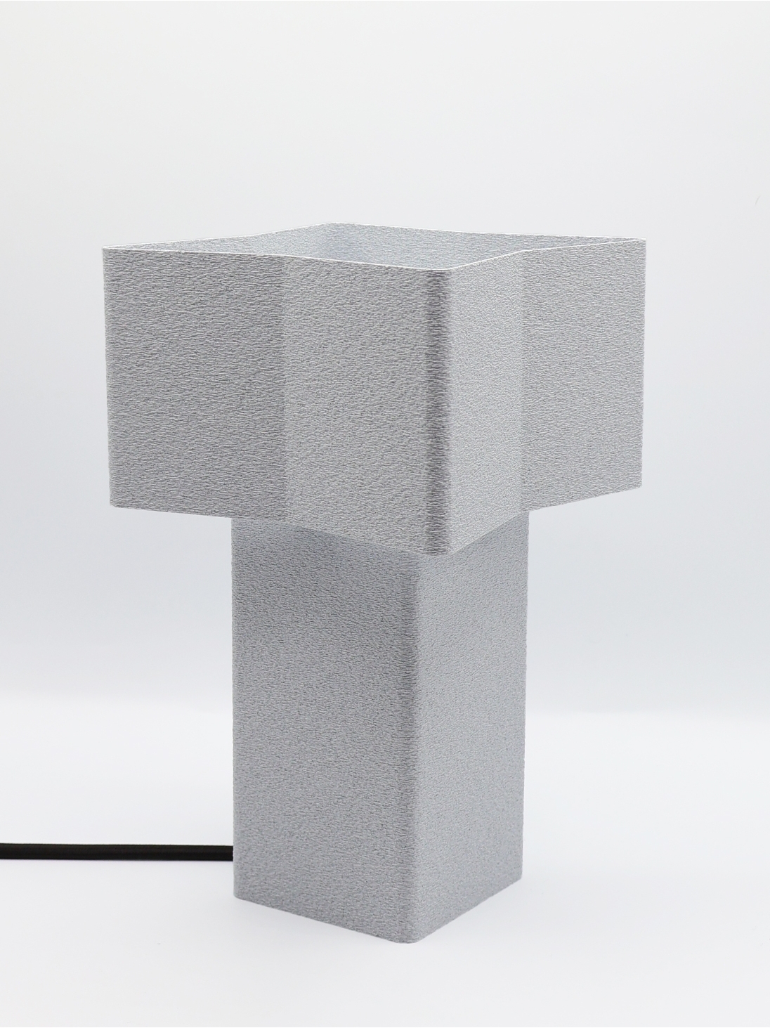 Lampe à poser Odile – Lampe granit sculpturale, design contemporain