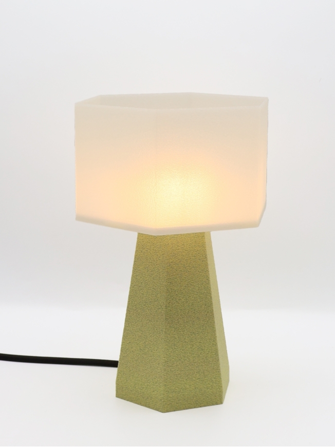 Aline – Lampe à poser design GRANIT & coquille Saint-Jacques, Essentiel