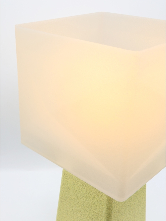 Isabelle – Lampe à poser design, granit & coquilles Saint-Jacques, Équilibre