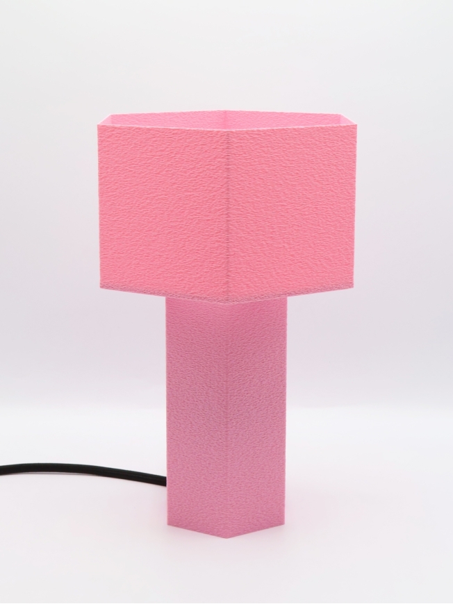 Romy Pastel – Lampe à poser design hexagonale, taille Essentiel
