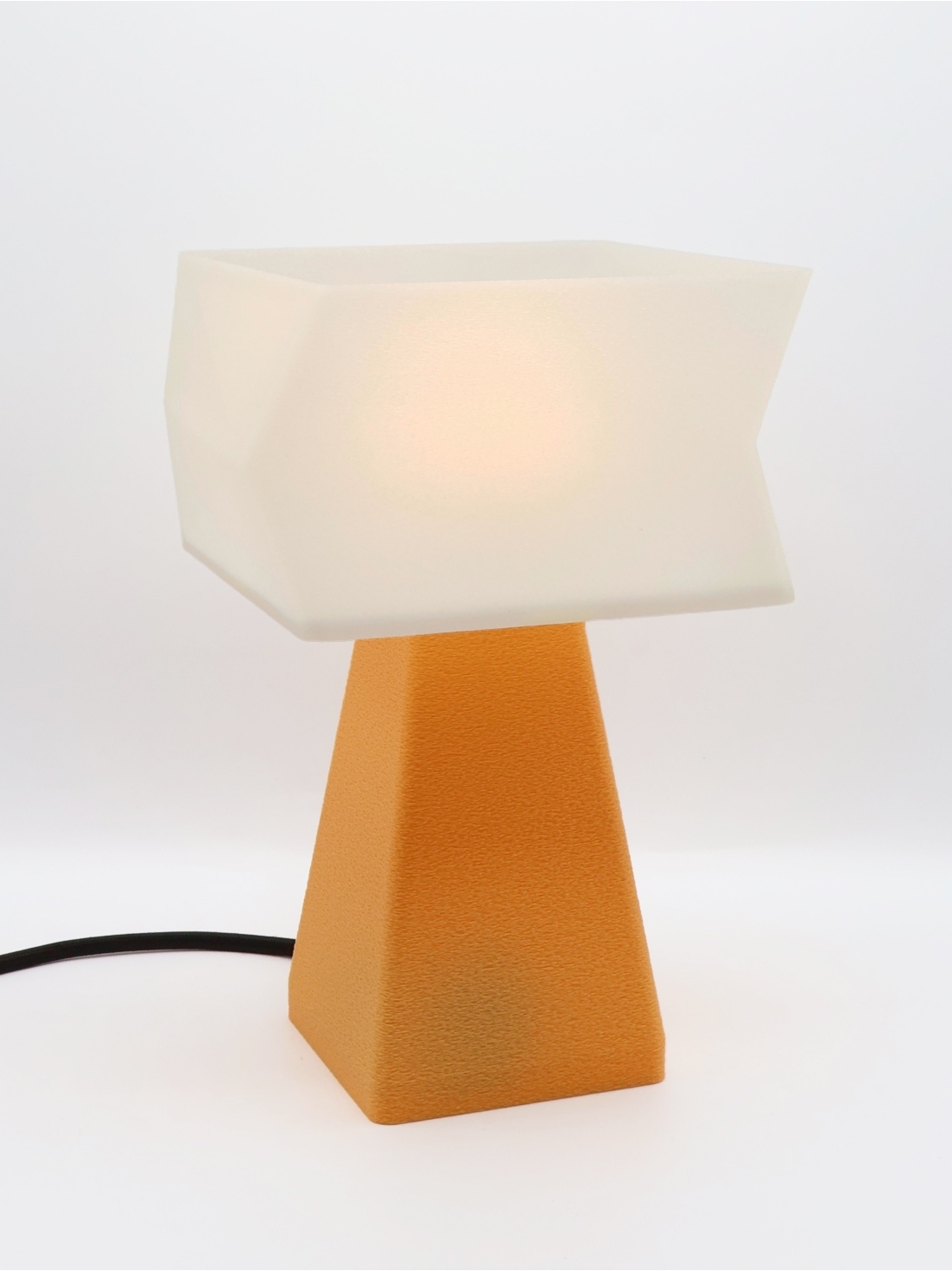 Juliane – Lampe à poser carrée, abat-jour coquilles Saint-Jacques & pied Pastel, taille Essentiel