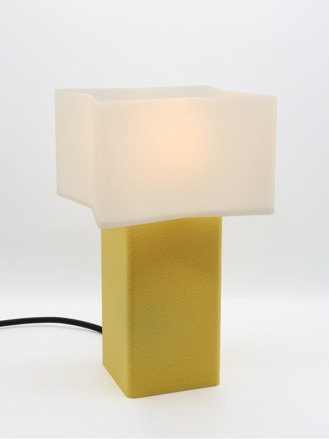 Priscilla – Lampe à poser carrée, abat-jour coquilles Saint-Jacques & pied Pastel, taille Essentiel