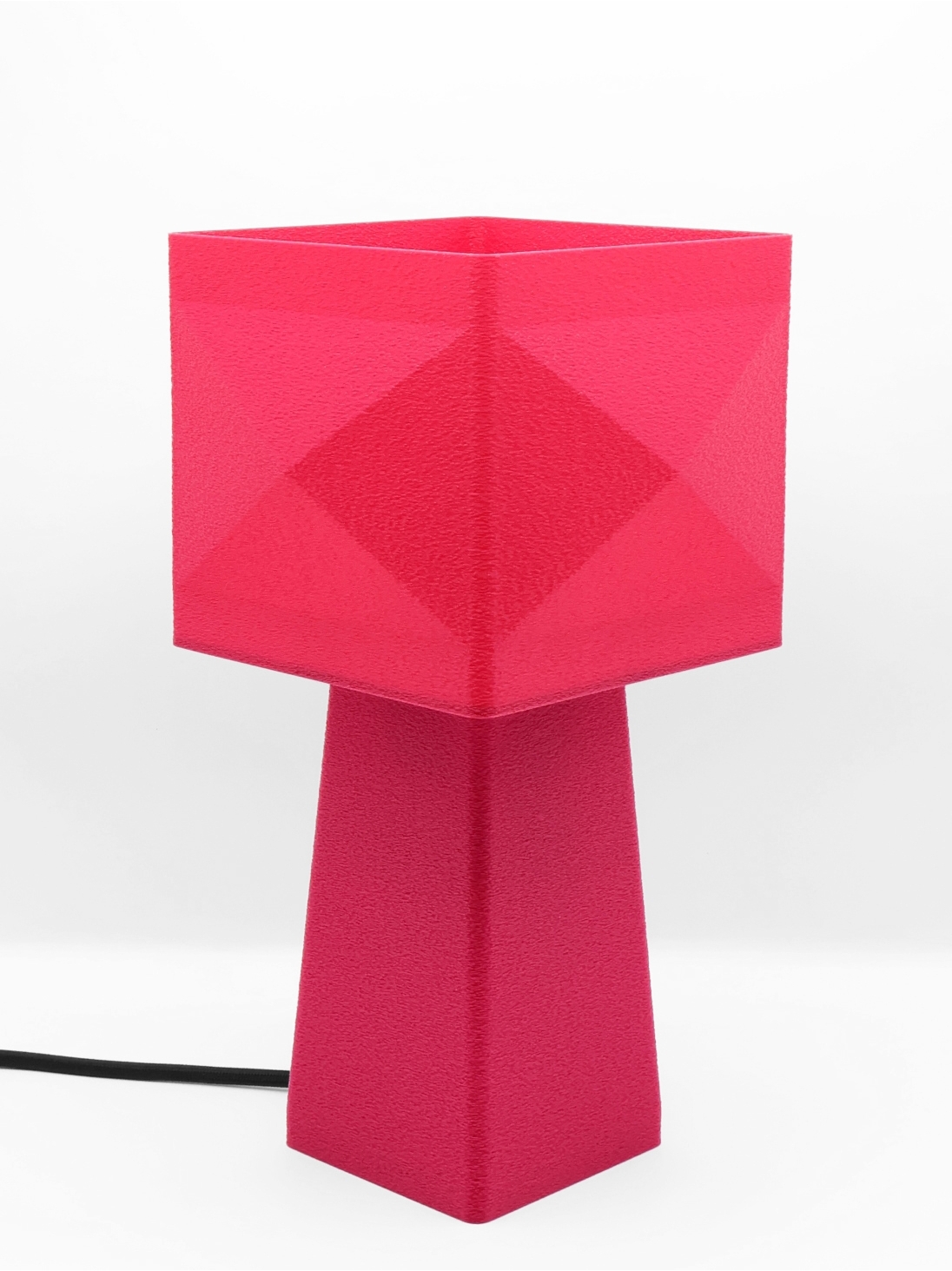 Léonie – Lampe à poser design, Pop, Équilibre