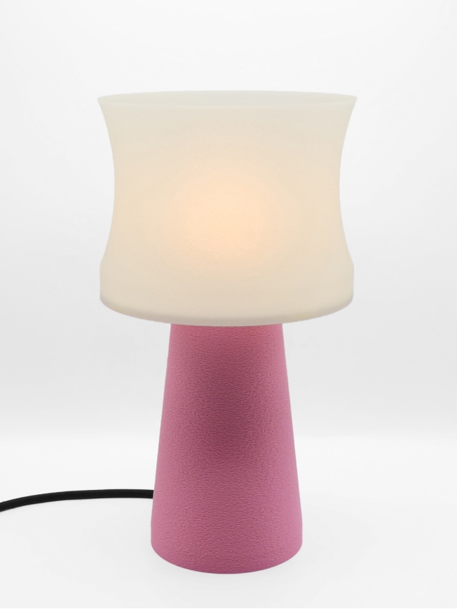 Aurélie – Lampe à poser galbée, abat-jour crème coquilles Saint-Jacques & pied Pastel, taille Équilibre