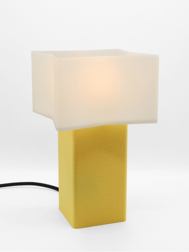 Priscilla – Lampe à poser carrée, abat-jour coquilles Saint-Jacques & pied Pastel, taille Essentiel