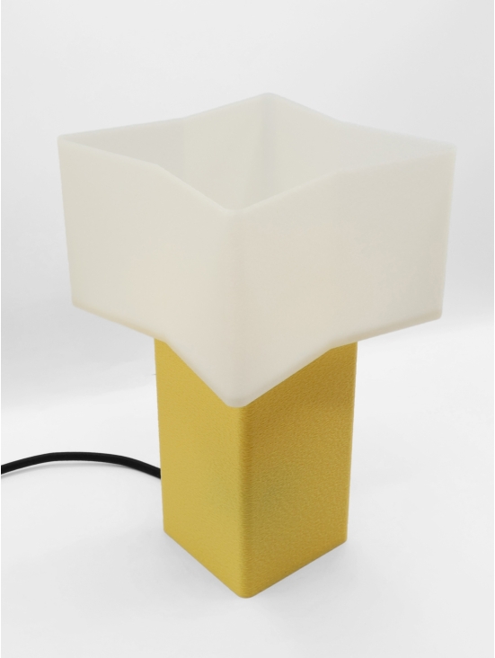 Priscilla – Lampe à poser carrée, abat-jour coquilles Saint-Jacques & pied Pastel, taille Essentiel