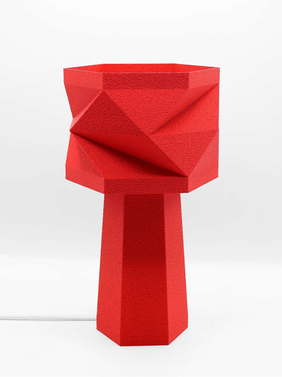 Lampe à poser Alizée – Design facetté granit, fabrication française