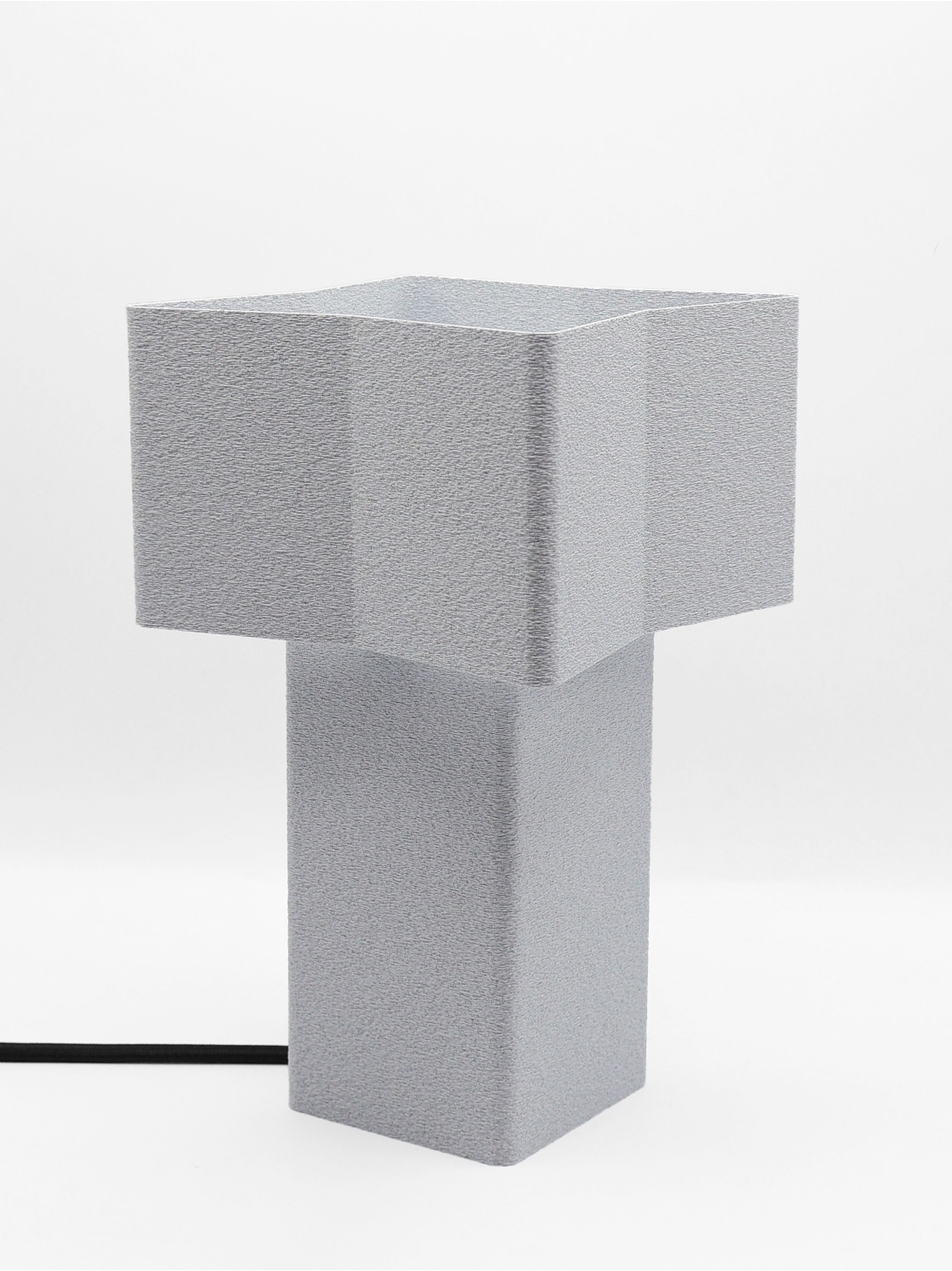 Lampe à poser Odile – Lampe granit sculpturale, design contemporain