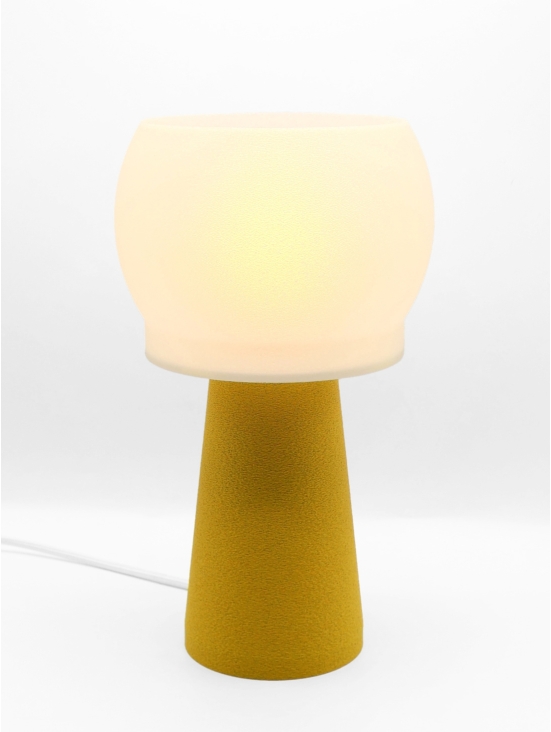 Lampe à poser Clémence – Abat-jour coquilles Saint-Jacques & base granit