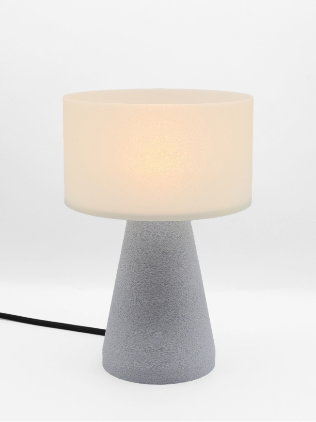 Meredith – lampe à poser design granit & coquilles Saint-Jacques – format Essentiel