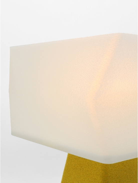 Juliane – Lampe à poser design, base Granit & abat-jour coquilles Saint-Jacques