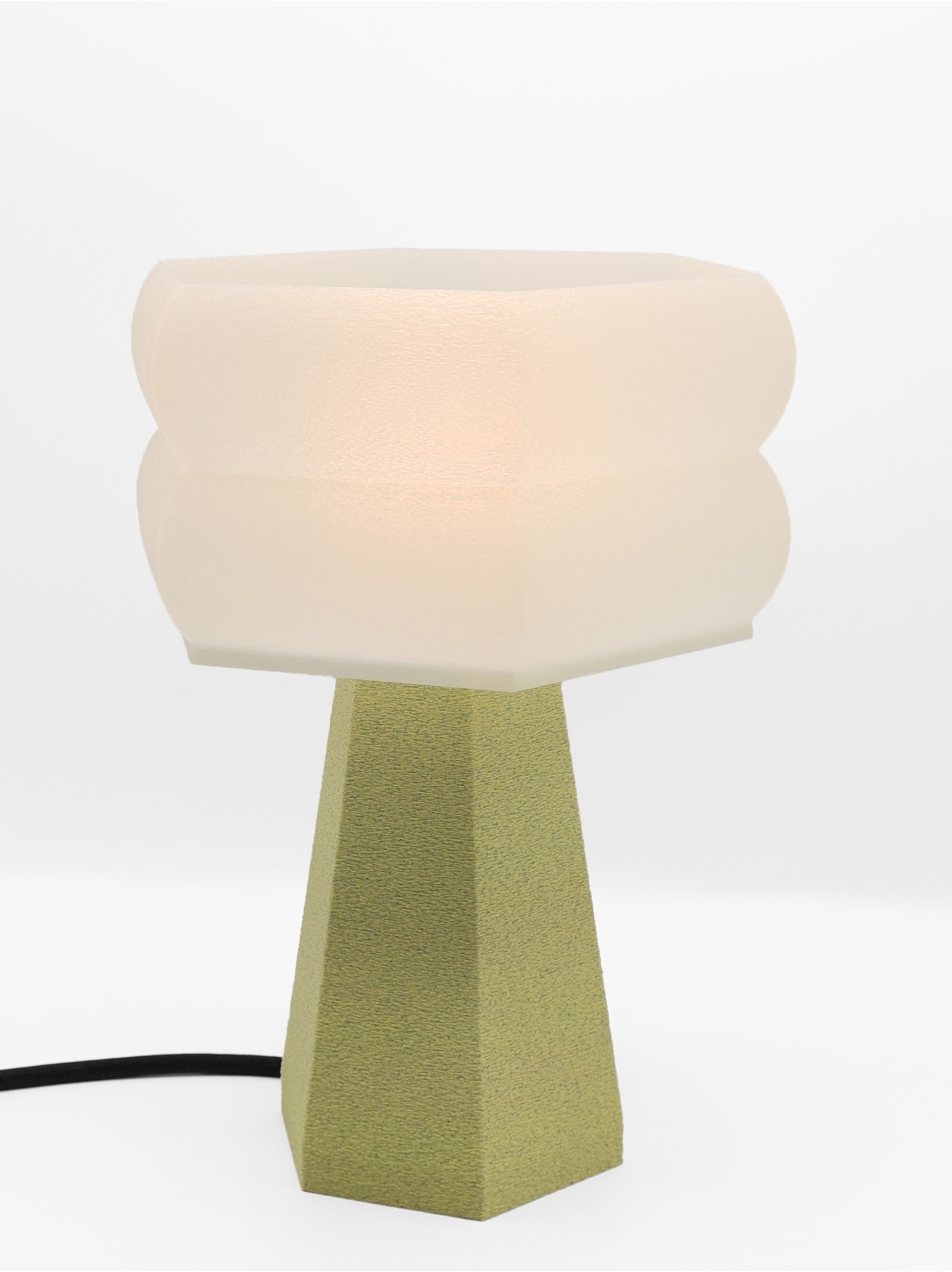 Aline – Lampe à poser design GRANIT & coquille Saint-Jacques, Essentiel