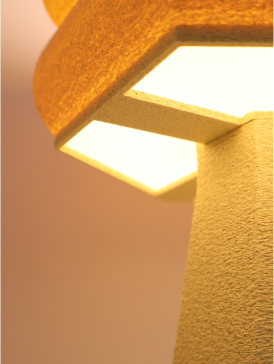 Détail dessous abat-jour Thaïs, diffuseur opale et lumière tamisée, ambiance chaleureuse.